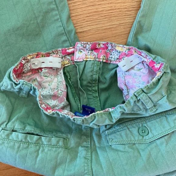 Girls size 6 Genuine Kids from Oshkosh green pants with adjustable waist - Picture 4 of 7